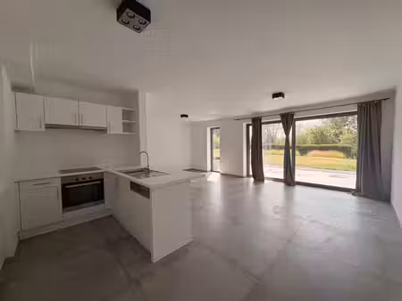 appartement 3 chambres avec grande terrasse – ecaussinnes