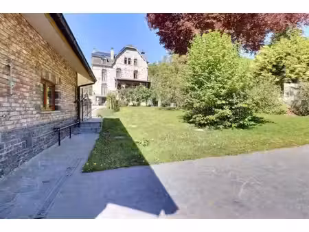 villa mosane à fort potentiel avec embarcadère