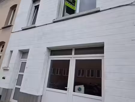 maison avec garage et jardin  beaux espaces...