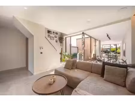 magnifique maison entièrement rénovée  idéalement située à k