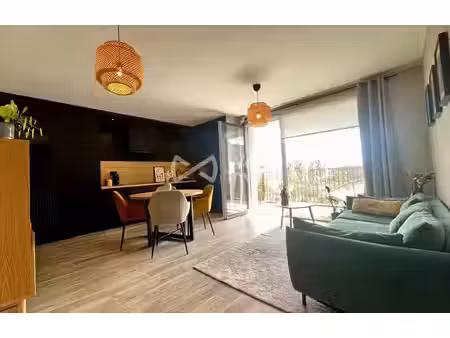 coup de coeur ! t2 de 50 m² avec balcon  parking et ascenseur ?