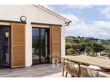 porto-vecchio  penthouse contemporain vue mer  3 chambres  terrasses  garage  proche...
