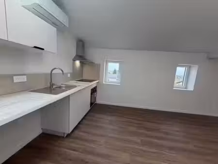 location appartement 2 pièces 42 m² à soucieu-en-jarrest (69510)