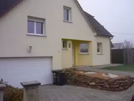 location maison 6 pièces 143 m² à stutzheim-offenheim (67370)