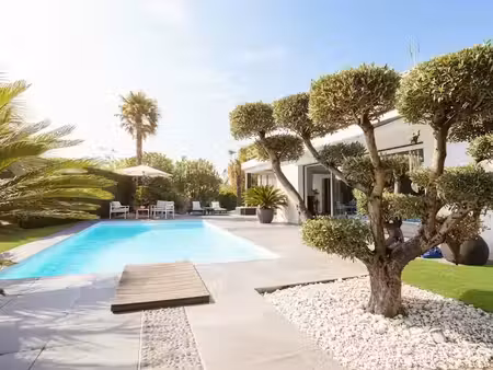 vente maison 5 pièces 200 m² à vaux-sur-mer (17640)  1 299 000 €