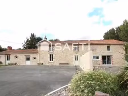 vente maison piscine à chantonnay (85110) : à vendre piscine / 296m² chantonnay