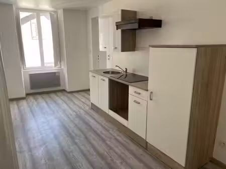 a louer type 2 dans immeuble renove centre ville