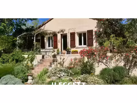maison avec piscine et terrasse vissec (30)