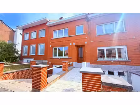 très belle et spacieuse maison 3 chambres à braine-le-comte