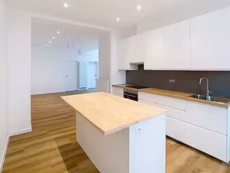 bel appartement 2 chambres et 1 bureau