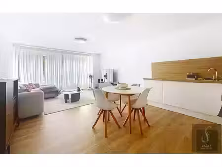 superbe appartement 1 chambre a louer sur la louviere !