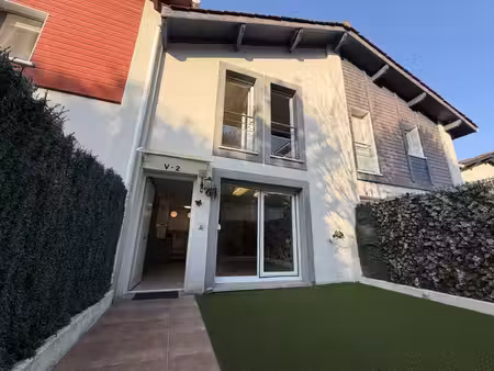 charmante maison mitoyenne dans une résidence sécurisée
