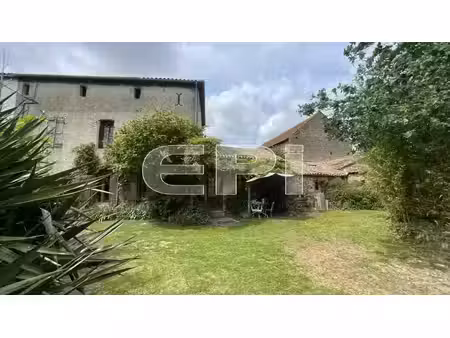 vente maison 7 pièces 153 m² saint-varent (79330)