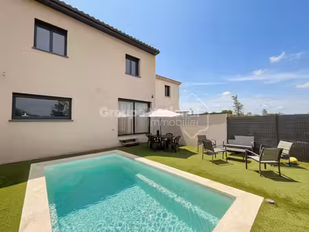 maison 4 pièces récente avec piscine beaucaire