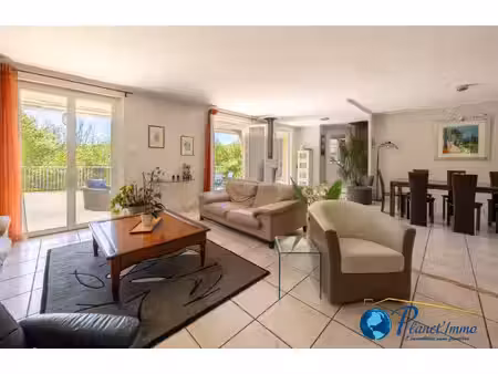 maison individuelle de 233 m2 habitables avec terrain de 210