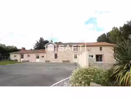 vente maison 11 pièces 296 m² chantonnay (85110)