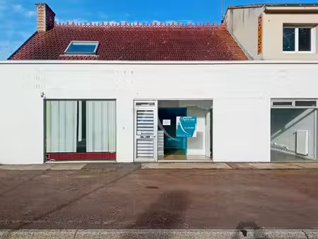 local commercial challans 68 m²