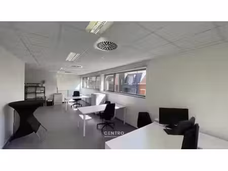 volledig vernieuwde en instapklare kantoorruimte (± 50m² ...