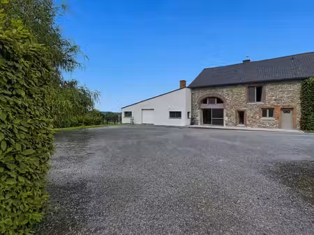 vaste maison avec grange aménagée