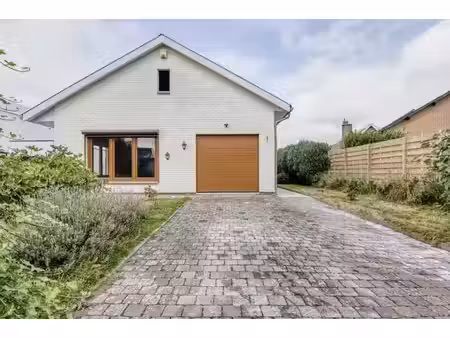 magnifique villa 4 façades avec grand jardin
