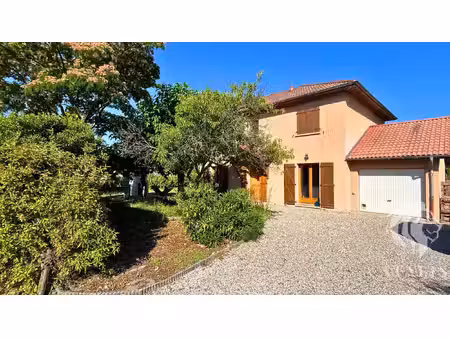 maison indépendante 5 chambres terrain 1000 m2 avec piscin