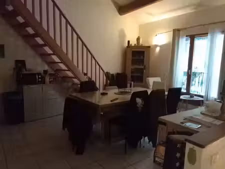 location maison 4 pièces 90 m² à beaumont-de-pertuis (84120)  882 €