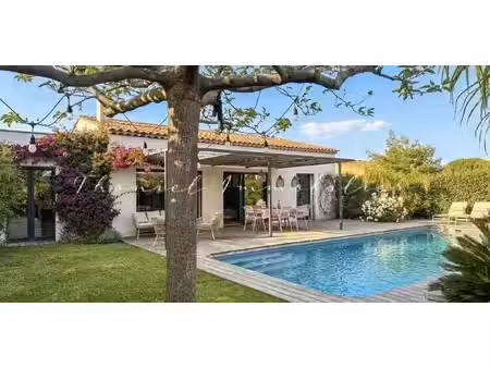 maison avec piscine grimaud (83)