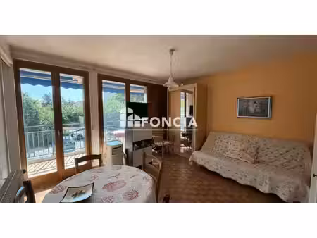 studio 22 m² avec terrasse 11 m² – centre-ville le lavandou – plage à pied