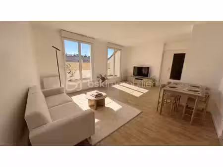 appartement moderne avec terrasse en cœur de ville!