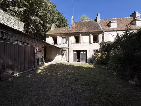 plailly  maison de 5 pièces de 113.79 m2 habitable élévée s