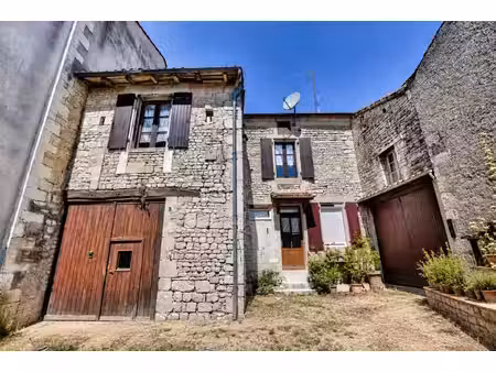 maison de village avec grange  garage et fort potentiel d'évolution – saint-amant-de-boixe