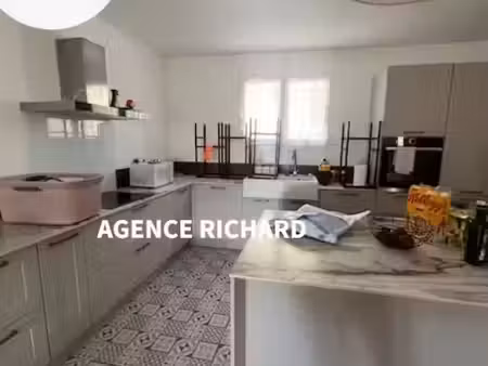 location appartement 3 pièces 80 m² à ollioules (83190)  1 200 €