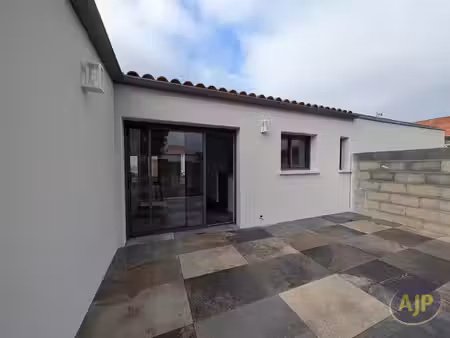 location maison 4 pièces 101 m² à cugand-la-bernardière (85610)