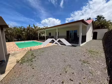 location maison 4 pièces 90 m² à saint-pierre (97410)