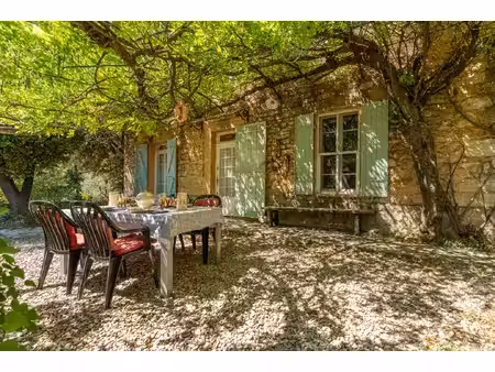 ancienne bergerie du xviii siècle au pied des dentelles de montmirail