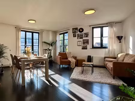 spacieux et lumineux appartement 2 ch. | canal-dansaert