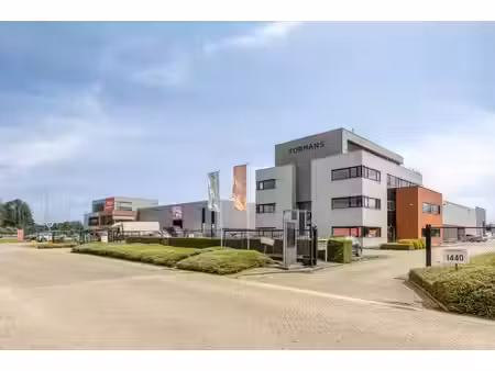 bureau de 120 m² à louer dans un emplacement privilégié à ge