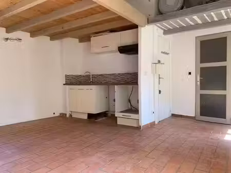 location appartement 1 pièce 34.42 m² à lambesc (13410)  495 €