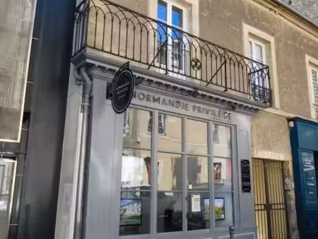 bayeux centre : f3 au 1er étage