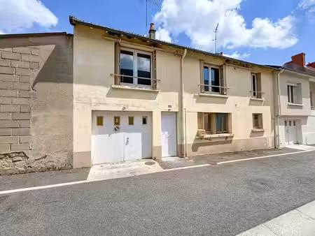vente maison 8 pièces 84 m² à commentry (03600)  39 000 €