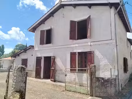 vente maison 4 pièces 118 m² à coutras (33230)  75 000 €