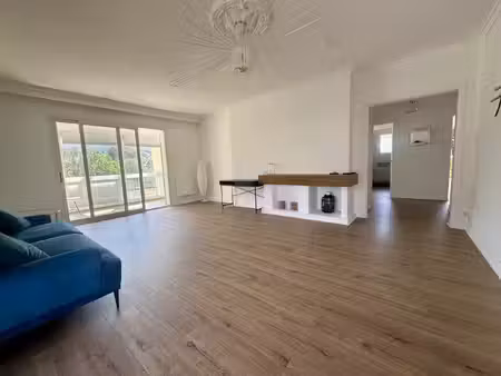 t3 meublé à louer — cassis  résidence au calme avec balcon