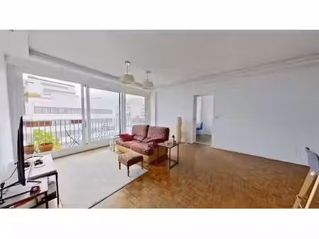 neuilly sur seine / 2p  65m² ensoleillé avec balcon  au calme