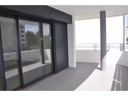location appartement 6 pièces 166 m² à saint-genis-pouilly (01630)  2 832 €