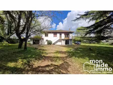 maison t5 de 165 m² + ses garages sur une belle parcelle arbor?