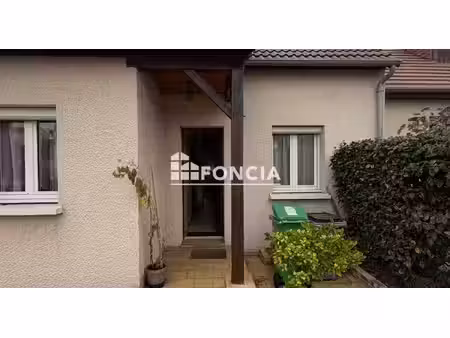 maison familiale avec chambre de plain-pied et sous-sol total