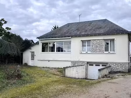 maison à vendre à saint-ouen-les-vignes : un petit coin de paradis à rénover !