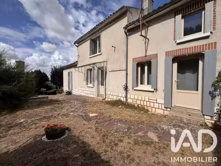 maison de campagne à vernoux-en-gâtine (79240)