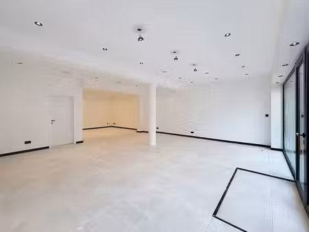 espace commercial à vendre à uccle  occasion rare