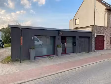 goed gelegen handelspand met garage/opslagruimte!